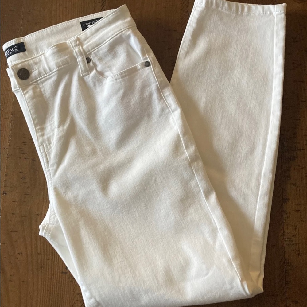 Buffalo David Bitton Super Soft Capri Size 8 NWT